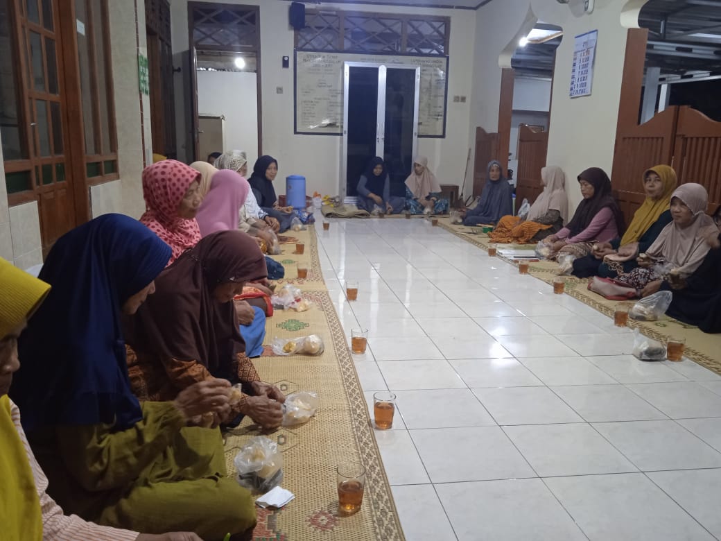 Kegiatan Barzanji di Padukuhan Anjir : Meningkatkan Keimanan dan Silaturahmi